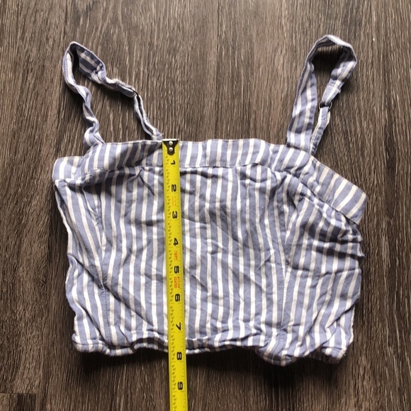 Hollister Crop Top - Picture 4 of 6